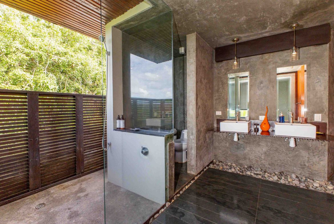 5 BEDROOM PLUS GUEST HOUSE IN BEJUCO NEAR PARRITA – 2.97 ACRES