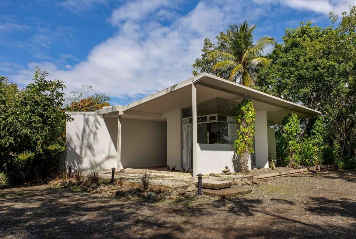 5 BEDROOM PLUS GUEST HOUSE IN BEJUCO NEAR PARRITA – 2.97 ACRES