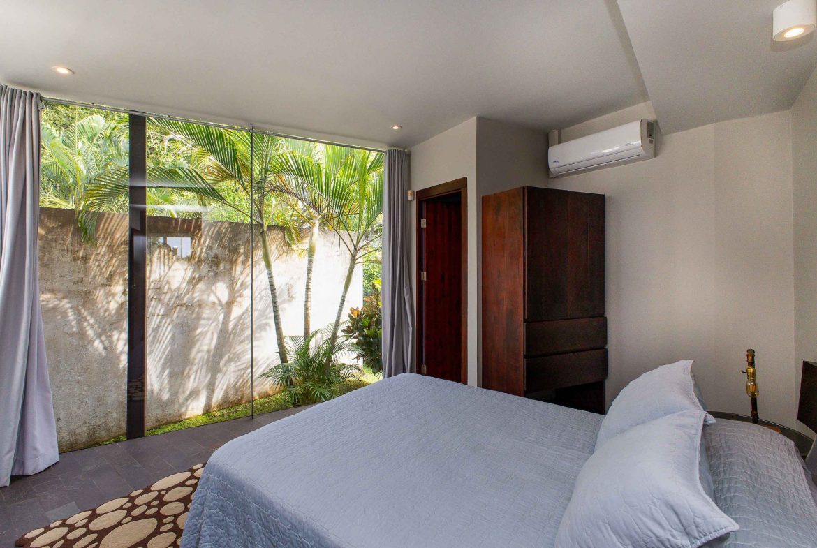 5 BEDROOM PLUS GUEST HOUSE IN BEJUCO NEAR PARRITA – 2.97 ACRES