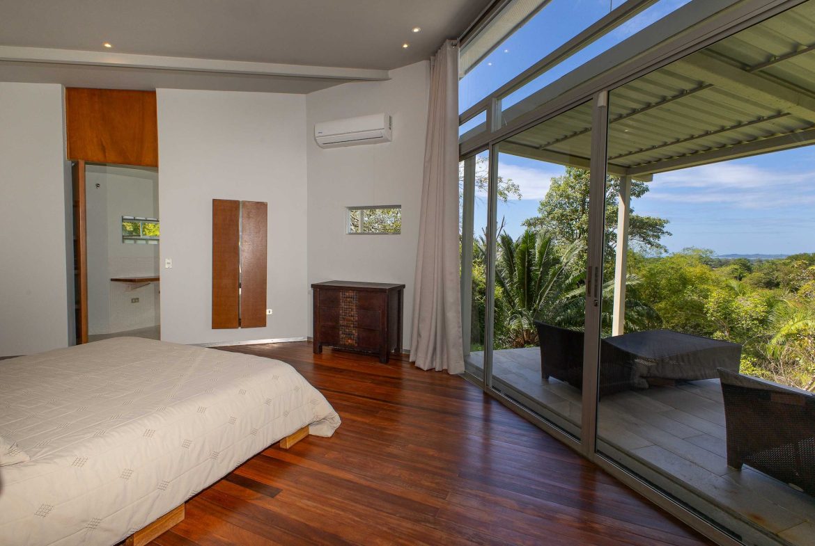 5 BEDROOM PLUS GUEST HOUSE IN BEJUCO NEAR PARRITA – 2.97 ACRES