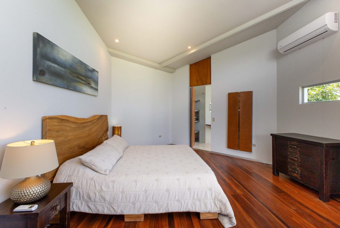 5 BEDROOM PLUS GUEST HOUSE IN BEJUCO NEAR PARRITA – 2.97 ACRES