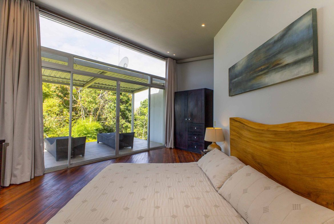 5 BEDROOM PLUS GUEST HOUSE IN BEJUCO NEAR PARRITA – 2.97 ACRES