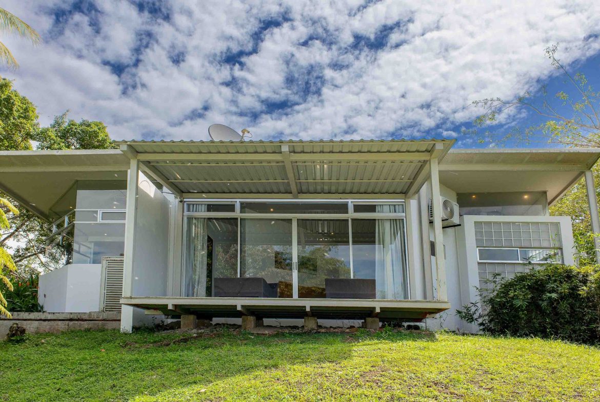PROPERTY WITH FIVE BEDROOM AND GUEST HOUSE ,IN BEJUCO NEAR TO PARRITA – 2.97 ACRES, Uvita, Costa Rica — photo 4