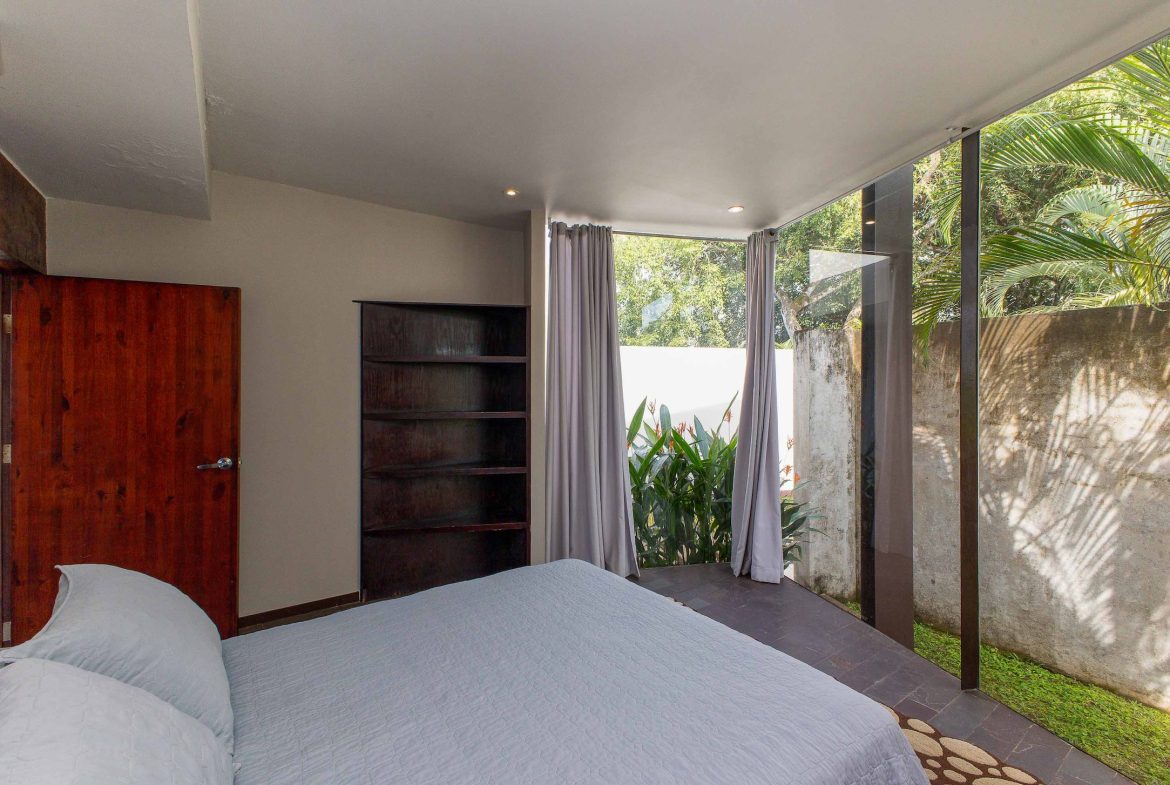 5 BEDROOM PLUS GUEST HOUSE IN BEJUCO NEAR PARRITA – 2.97 ACRES