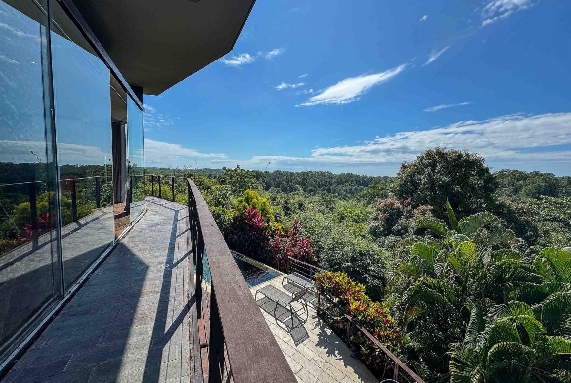 5 BEDROOM PLUS GUEST HOUSE IN BEJUCO NEAR PARRITA – 2.97 ACRES