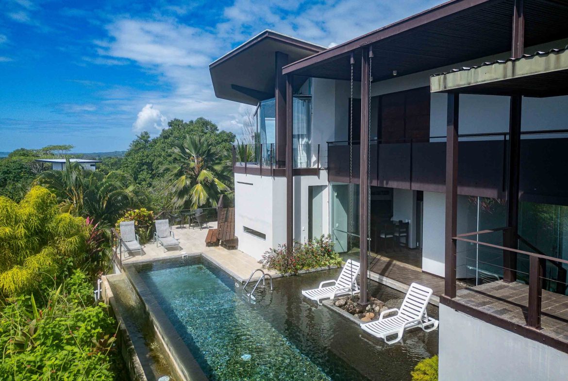 PROPERTY WITH FIVE BEDROOM AND GUEST HOUSE ,IN BEJUCO NEAR TO PARRITA – 2.97 ACRES, Uvita, Costa Rica — photo 2