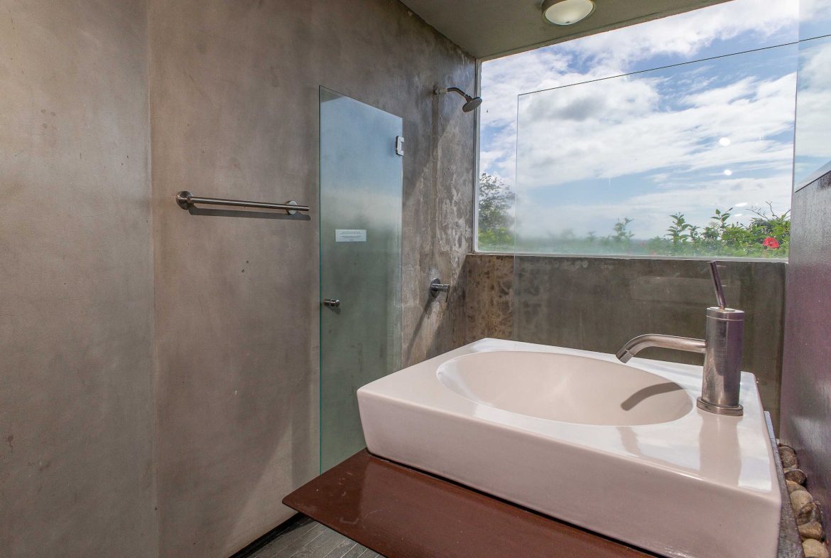 5 BEDROOM PLUS GUEST HOUSE IN BEJUCO NEAR PARRITA – 2.97 ACRES
