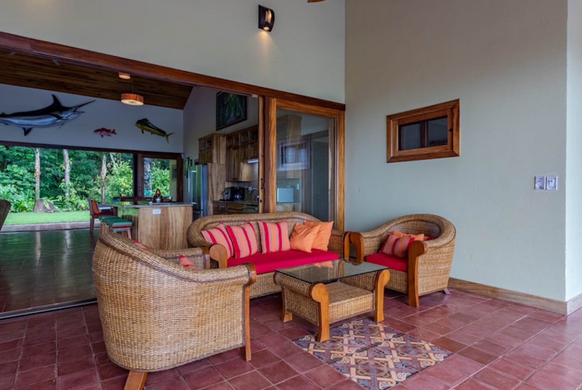 JUNGLE PROPERTY WITH FIVE BEDROOM AND OCEAN VIEWS, IN ESCALERAS – 0.84 ACRES