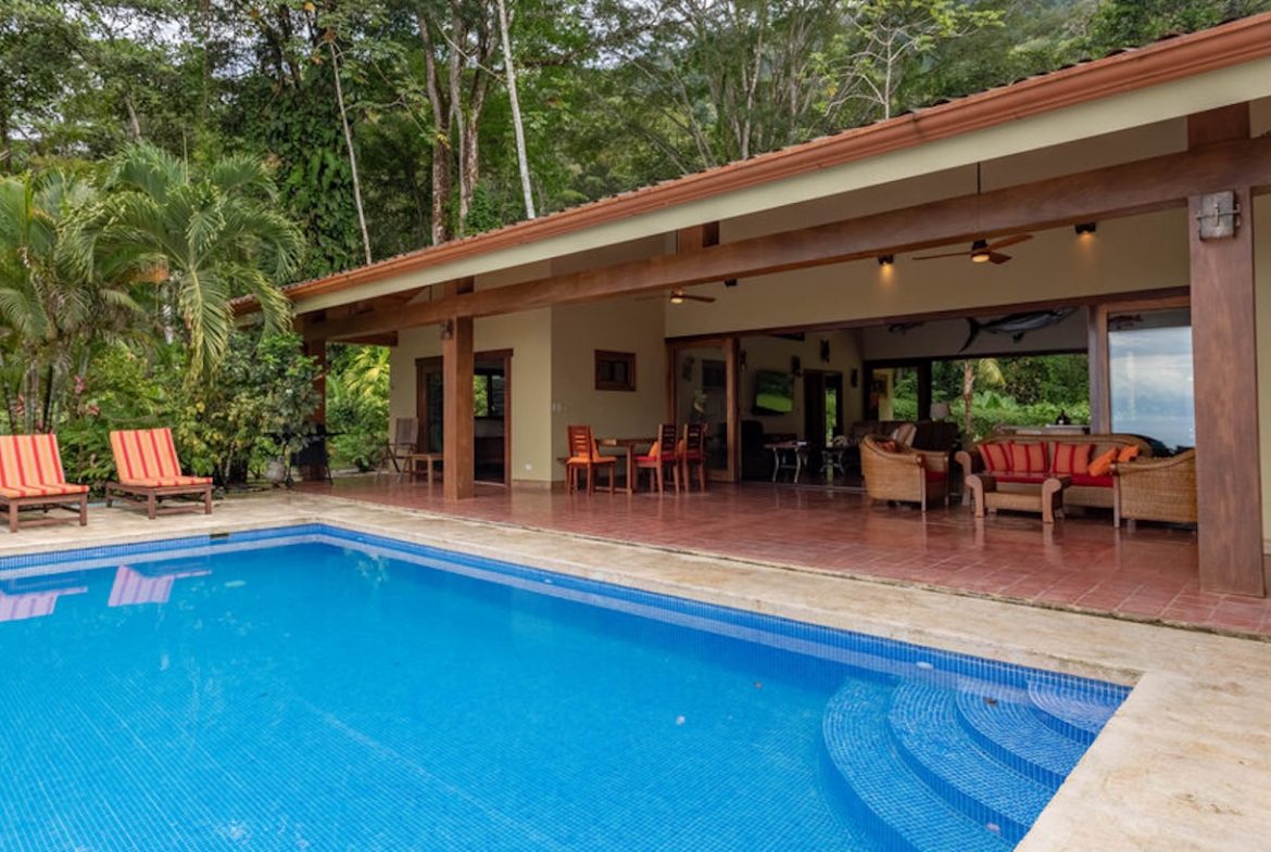 JUNGLE PROPERTY WITH FIVE BEDROOM AND OCEAN VIEWS, IN ESCALERAS – 0.84 ACRES