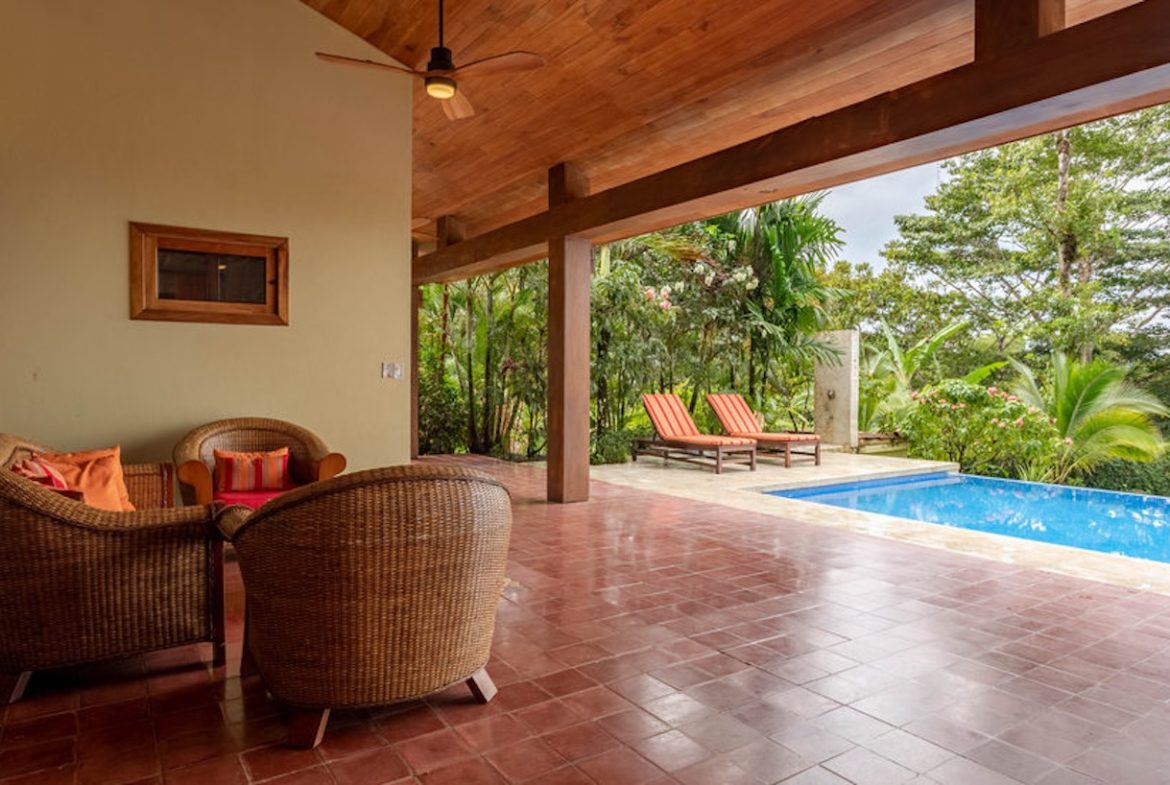 JUNGLE PROPERTY WITH FIVE BEDROOM AND OCEAN VIEWS, IN ESCALERAS – 0.84 ACRES