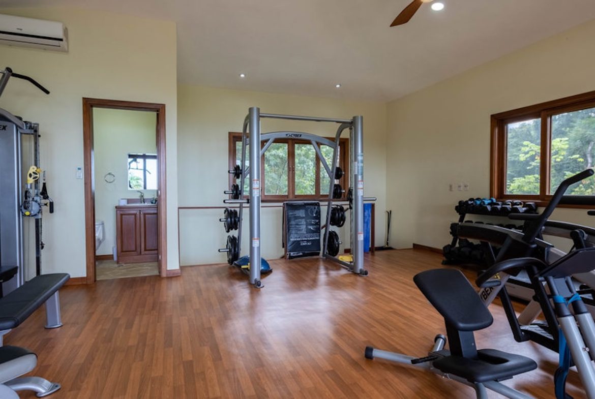JUNGLE PROPERTY WITH FIVE BEDROOM AND OCEAN VIEWS, IN ESCALERAS – 0.84 ACRES
