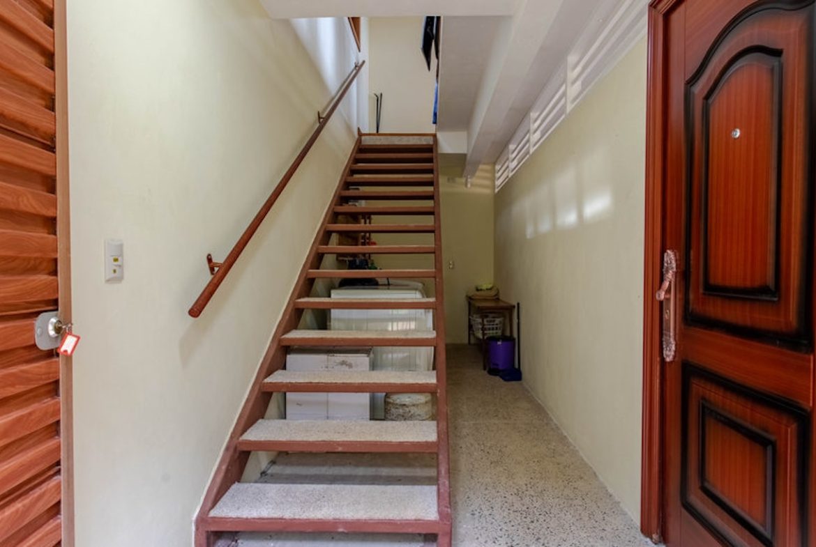 JUNGLE PROPERTY WITH FIVE BEDROOM AND OCEAN VIEWS, IN ESCALERAS – 0.84 ACRES