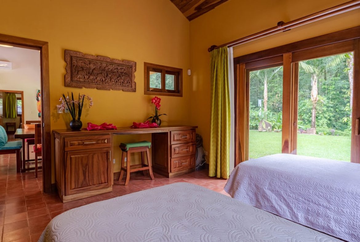 JUNGLE PROPERTY WITH FIVE BEDROOM AND OCEAN VIEWS, IN ESCALERAS – 0.84 ACRES