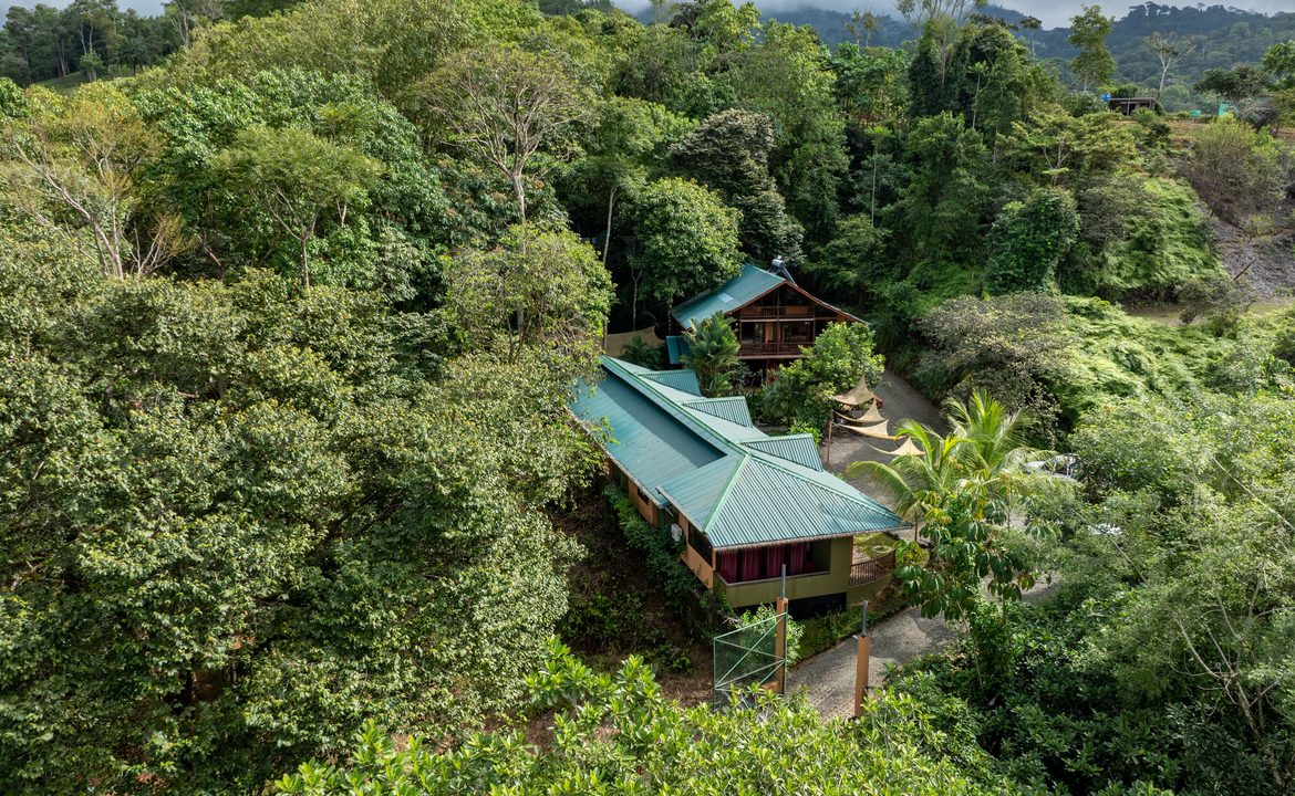 HOTEL PROPERTY WITH TWELVE BEDROOM AND OCEAN VIEWS, IN LA COLONIA – 1.5 ACRES