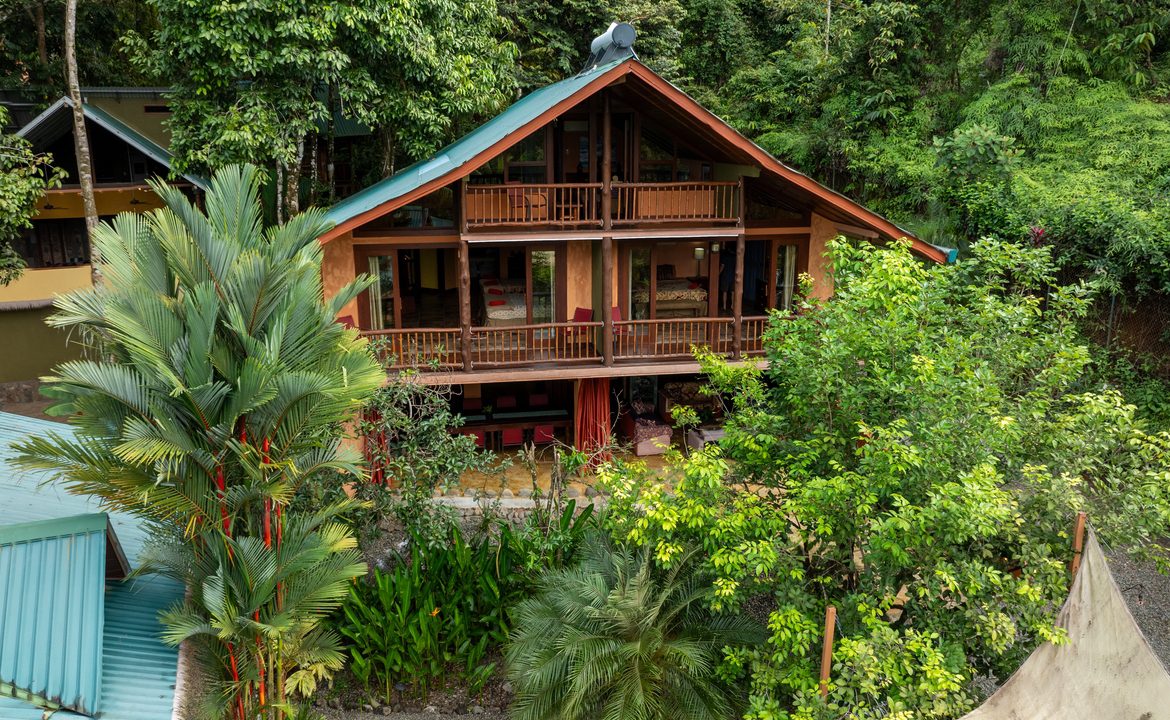 HOTEL PROPERTY WITH TWELVE BEDROOM AND OCEAN VIEWS, IN LA COLONIA – 1.5 ACRES