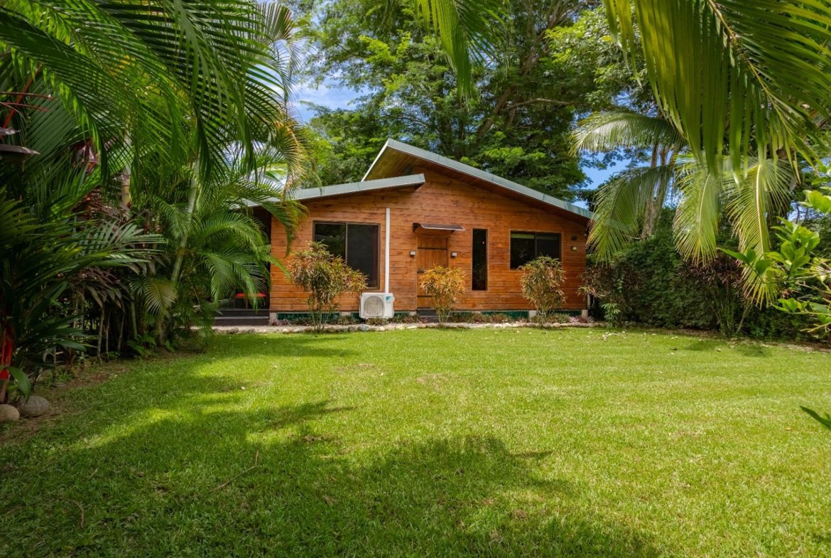 CASA JARDIN PROPERTY WITH TWO BEDROOMS, IN BAHIA BALLENA – 0.12 ACRES, Uvita, Costa Rica — photo 2