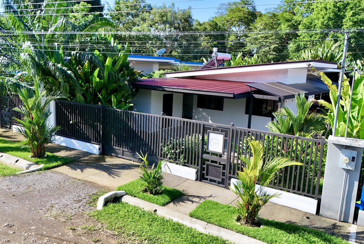 PROPERTY WITH TWO BEDROOM, NEAR TO EVERYTHING, IN UVITA – 0.095 ACRES, Uvita, Costa Rica — photo 4