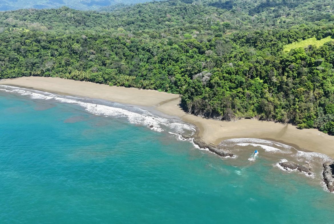 Rare Beachfront Lot Privately Located in Ballena Beach