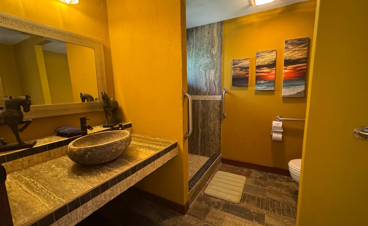 HOTEL PROPERTY WITH TWELVE BEDROOM AND OCEAN VIEWS, IN LA COLONIA – 1.5 ACRES