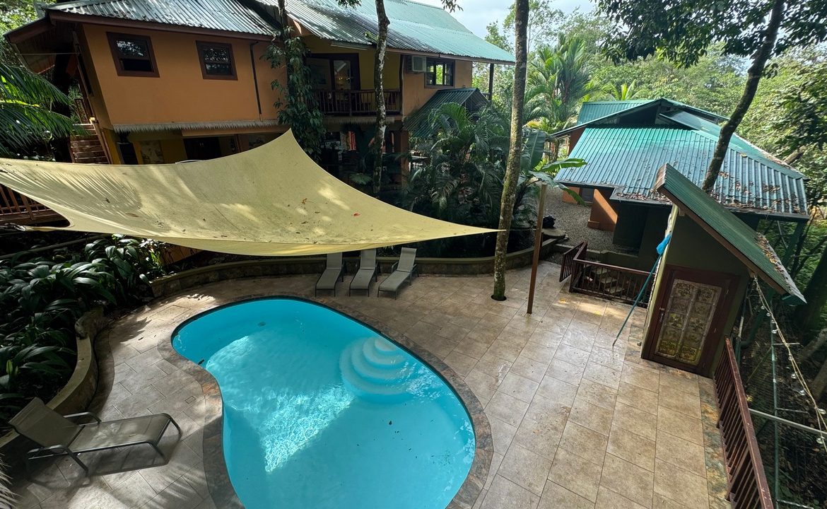 HOTEL PROPERTY WITH TWELVE BEDROOM AND OCEAN VIEWS, IN LA COLONIA – 1.5 ACRES
