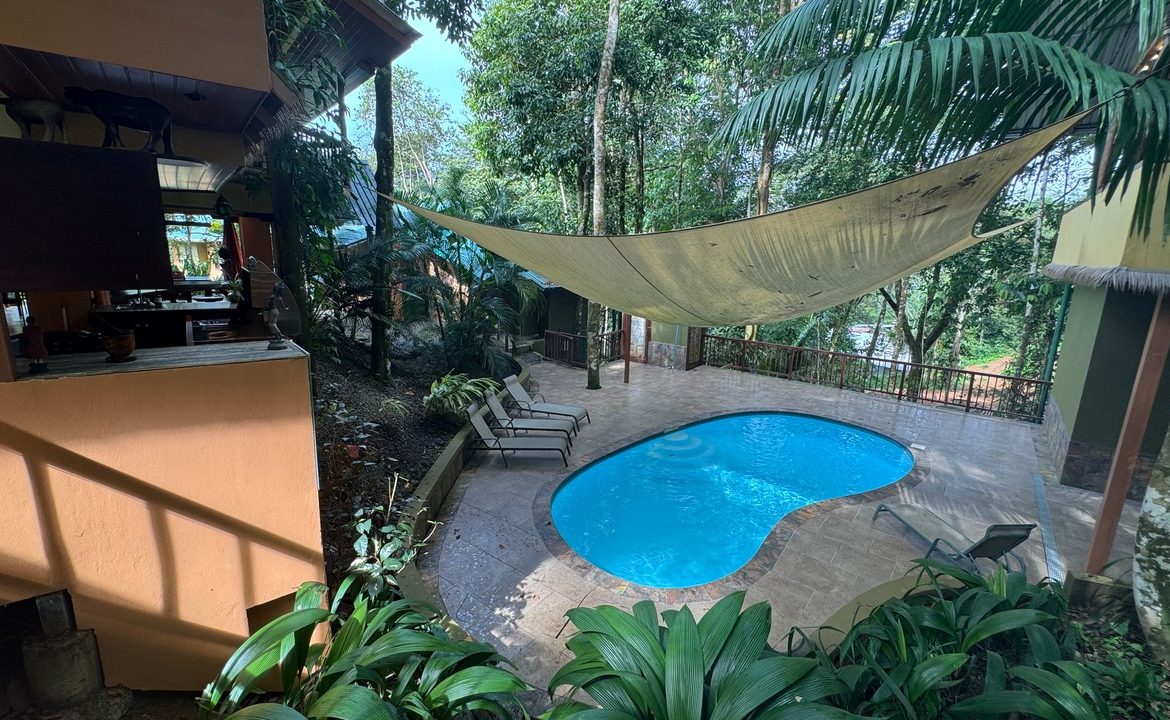 HOTEL PROPERTY WITH TWELVE BEDROOM AND OCEAN VIEWS, IN LA COLONIA – 1.5 ACRES