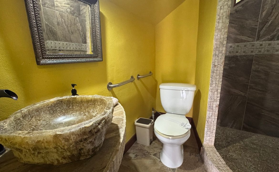 HOTEL PROPERTY WITH TWELVE BEDROOM AND OCEAN VIEWS, IN LA COLONIA – 1.5 ACRES