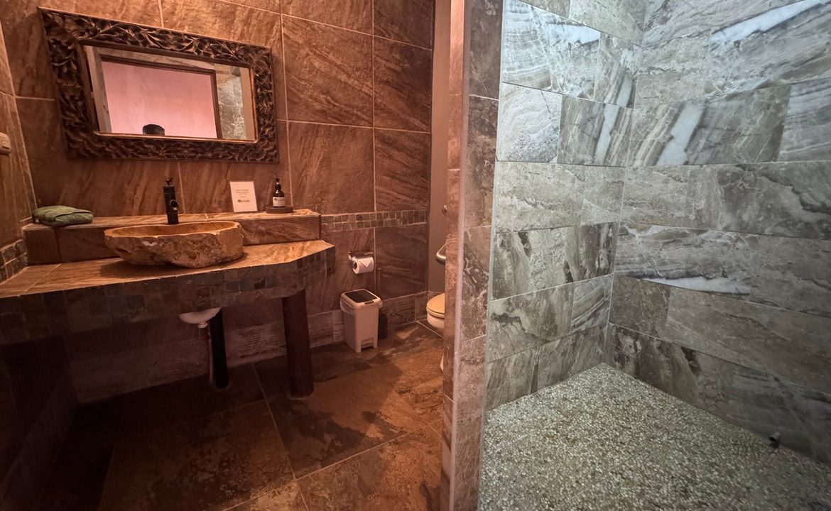 HOTEL PROPERTY WITH TWELVE BEDROOM AND OCEAN VIEWS, IN LA COLONIA – 1.5 ACRES