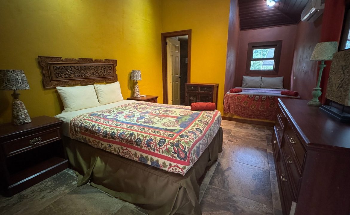 HOTEL PROPERTY WITH TWELVE BEDROOM AND OCEAN VIEWS, IN LA COLONIA – 1.5 ACRES