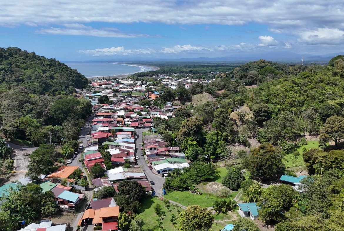BUILDING PROPERTY WITH OCEAN VIEWS, IN QUEPOS – 0.3 ACRES