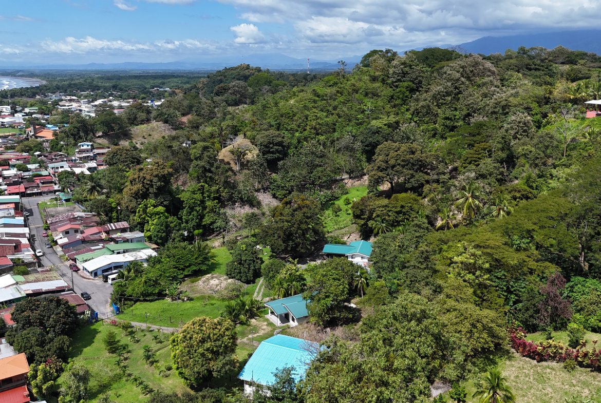 BUILDING PROPERTY WITH OCEAN VIEWS, IN QUEPOS – 0.3 ACRES