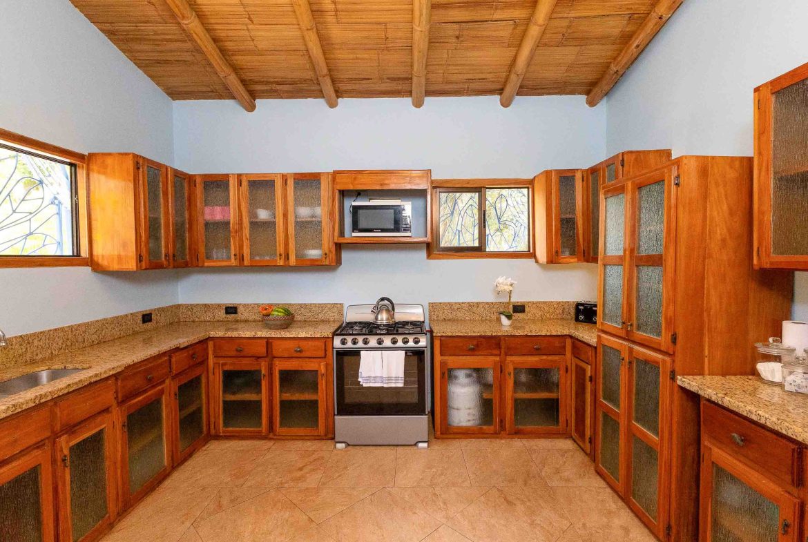 CASA CAYENA PROPERTY WITH THREE BEDROOM IN A GATED COMMUNITY, IN QUEPOS – 1.23 ACRES