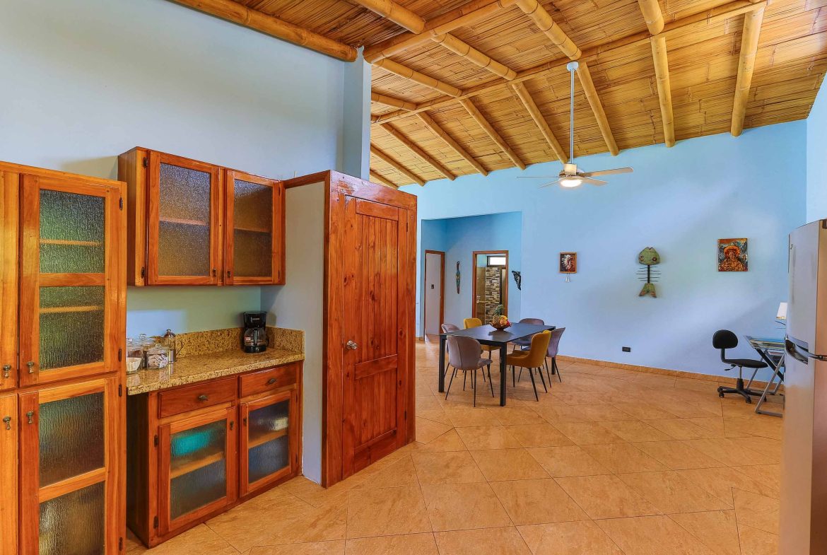 CASA CAYENA PROPERTY WITH THREE BEDROOM IN A GATED COMMUNITY, IN QUEPOS – 1.23 ACRES