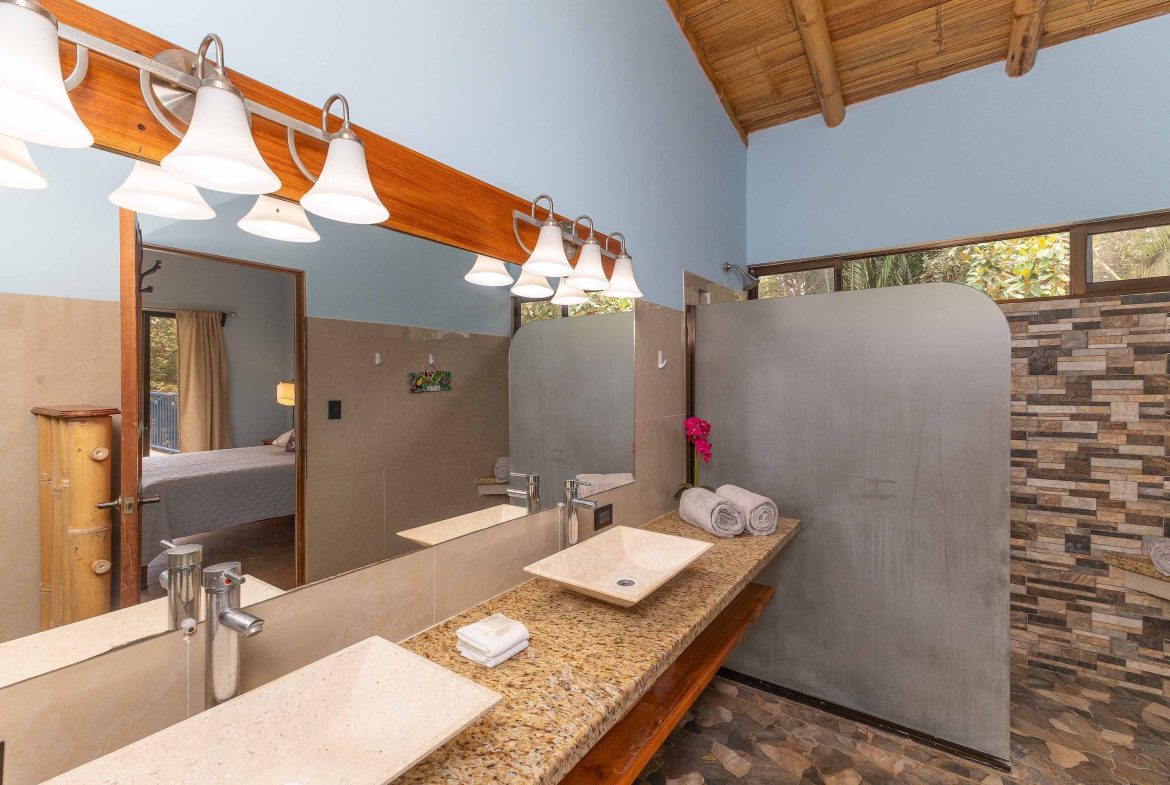 CASA CAYENA PROPERTY WITH THREE BEDROOM IN A GATED COMMUNITY, IN QUEPOS – 1.23 ACRES