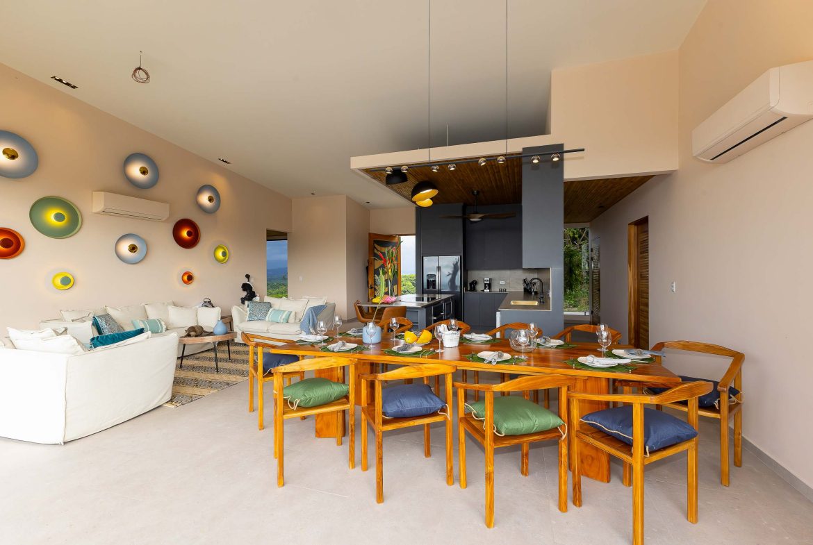 LUXURY VILLA PROPERTY WITH FIVE BEDROOM IN A GATED COMMUNITY, NEAR TO THE MARINA IN QUEPOS – 2.22 ACRES