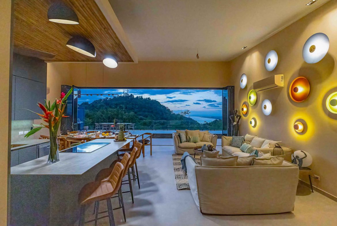 LUXURY VILLA PROPERTY WITH FIVE BEDROOM IN A GATED COMMUNITY, NEAR TO THE MARINA IN QUEPOS – 2.22 ACRES
