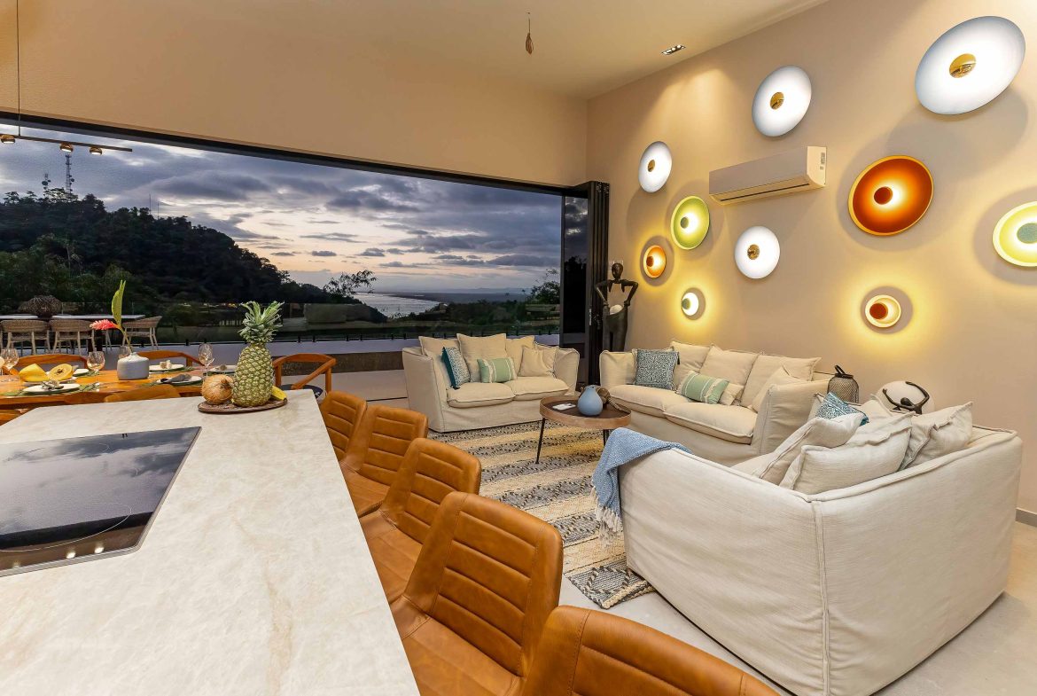 LUXURY VILLA PROPERTY WITH FIVE BEDROOM IN A GATED COMMUNITY, NEAR TO THE MARINA IN QUEPOS – 2.22 ACRES