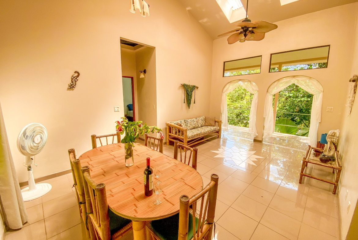 PROPERTY WITH TWO FLOOR AND THREE BEDROOM WITH JUNGLE VIEWS, IN OJOCHAL – 3.5 ACRES