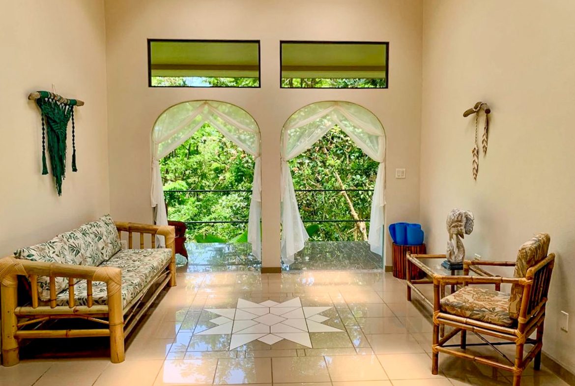 PROPERTY WITH TWO FLOOR AND THREE BEDROOM WITH JUNGLE VIEWS, IN OJOCHAL – 3.5 ACRES
