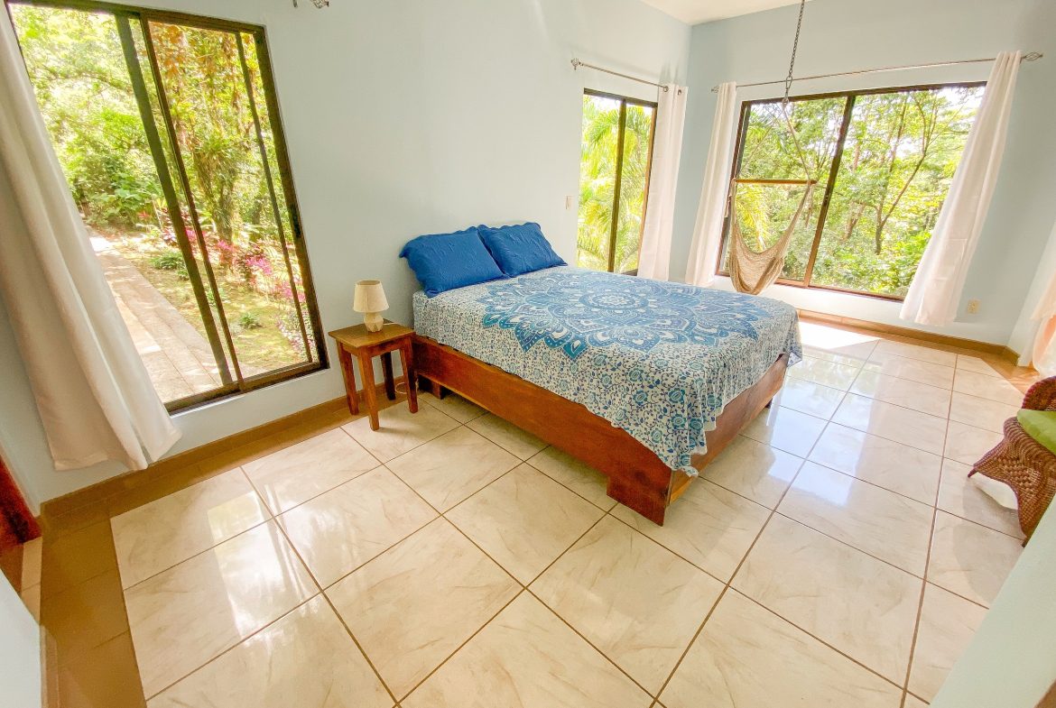 PROPERTY WITH TWO FLOOR AND THREE BEDROOM WITH JUNGLE VIEWS, IN OJOCHAL – 3.5 ACRES