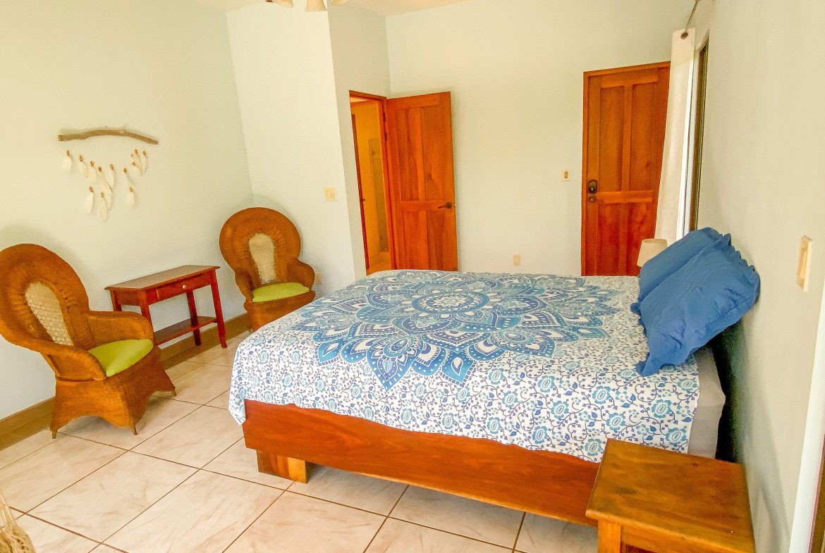 PROPERTY WITH TWO FLOOR AND THREE BEDROOM WITH JUNGLE VIEWS, IN OJOCHAL – 3.5 ACRES
