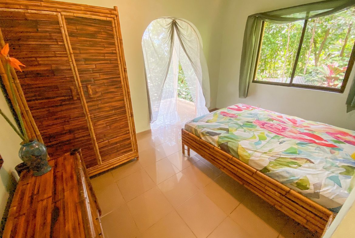 PROPERTY WITH TWO FLOOR AND THREE BEDROOM WITH JUNGLE VIEWS, IN OJOCHAL – 3.5 ACRES