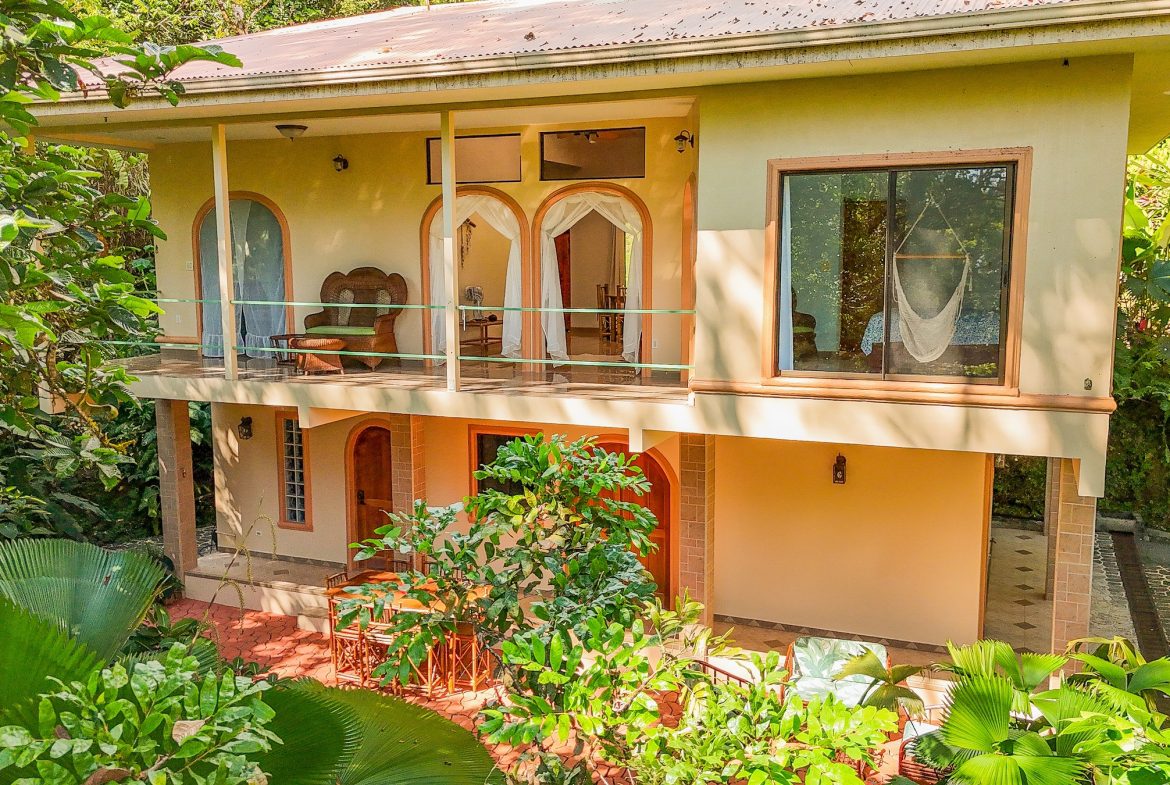 PROPERTY WITH TWO FLOOR AND THREE BEDROOM WITH JUNGLE VIEWS, IN OJOCHAL – 3.5 ACRES