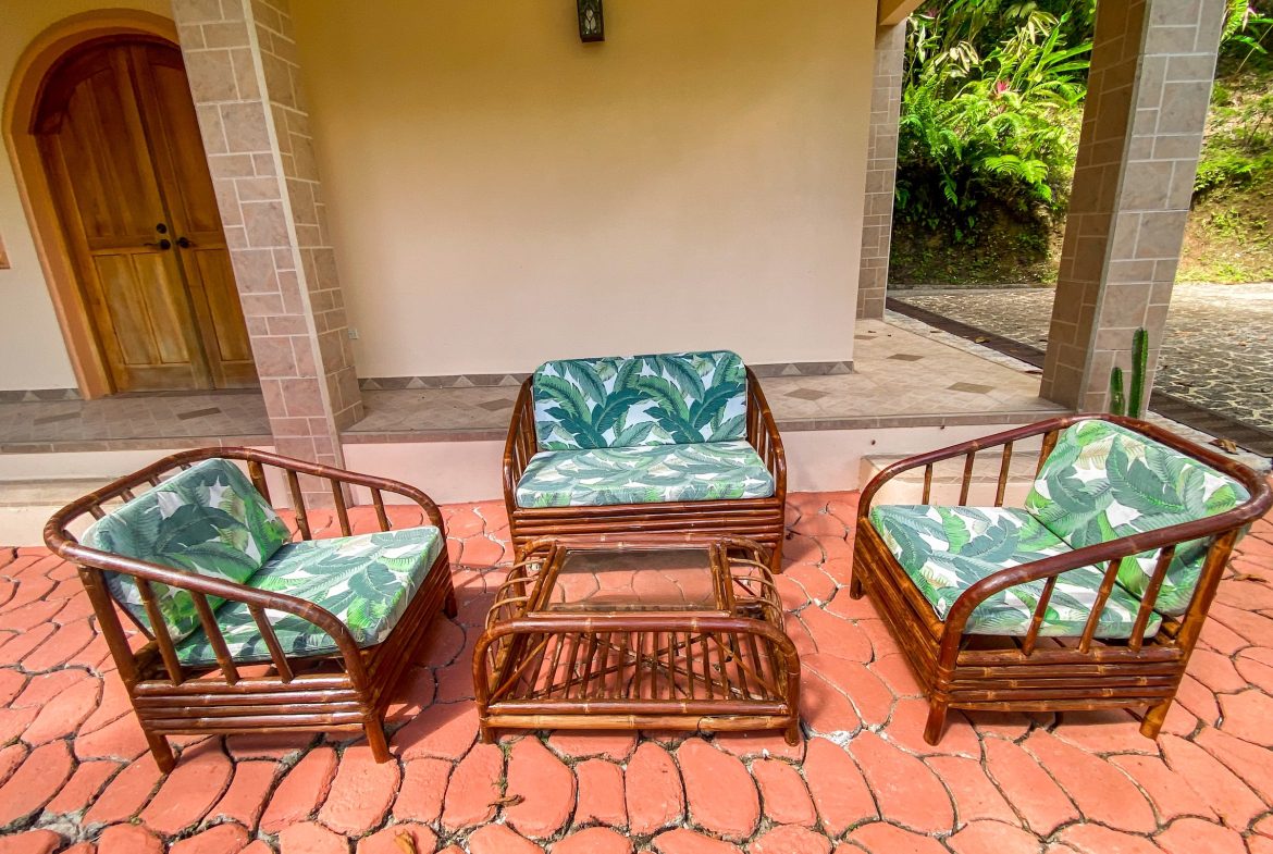 PROPERTY WITH TWO FLOOR AND THREE BEDROOM WITH JUNGLE VIEWS, IN OJOCHAL – 3.5 ACRES