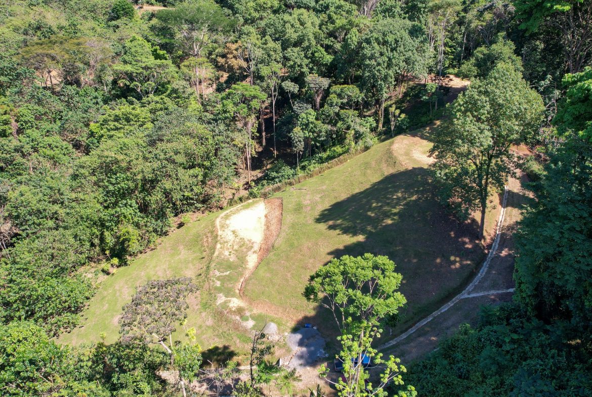 BUILDING PROPERTY WITH MOUNTAIN VIEWS, IN LAS BRISAS – 1.38 ACRES