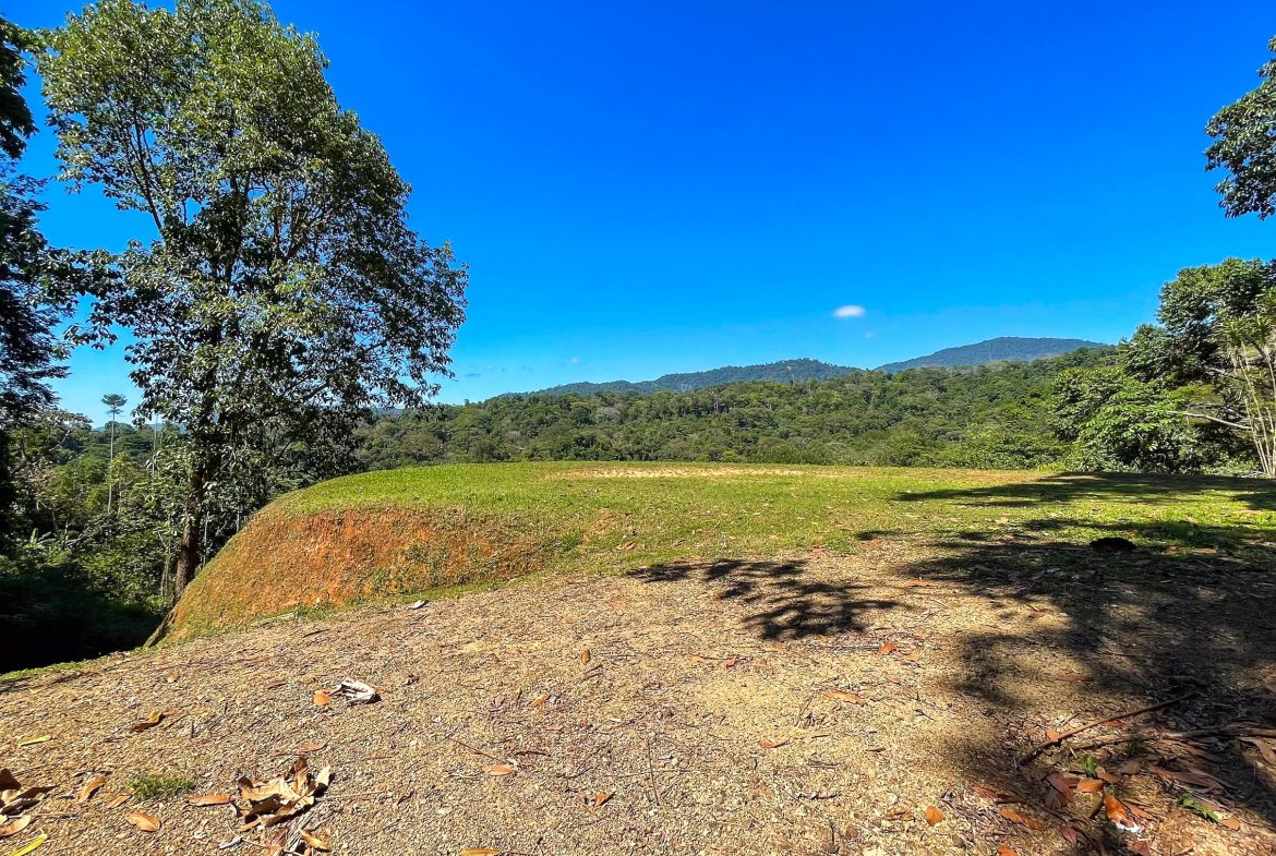 BUILDING PROPERTY WITH MOUNTAIN VIEWS, IN LAS BRISAS – 1.38 ACRES