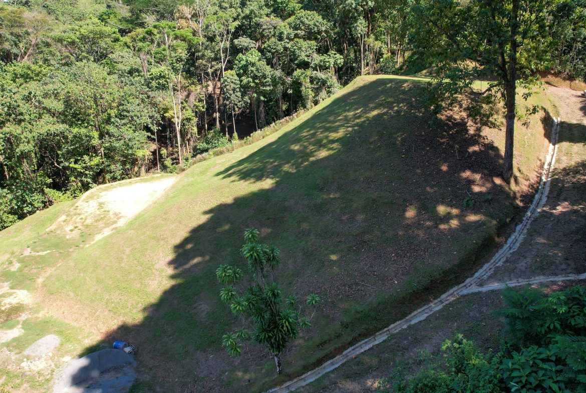BUILDING PROPERTY WITH MOUNTAIN VIEWS, IN LAS BRISAS – 1.38 ACRES