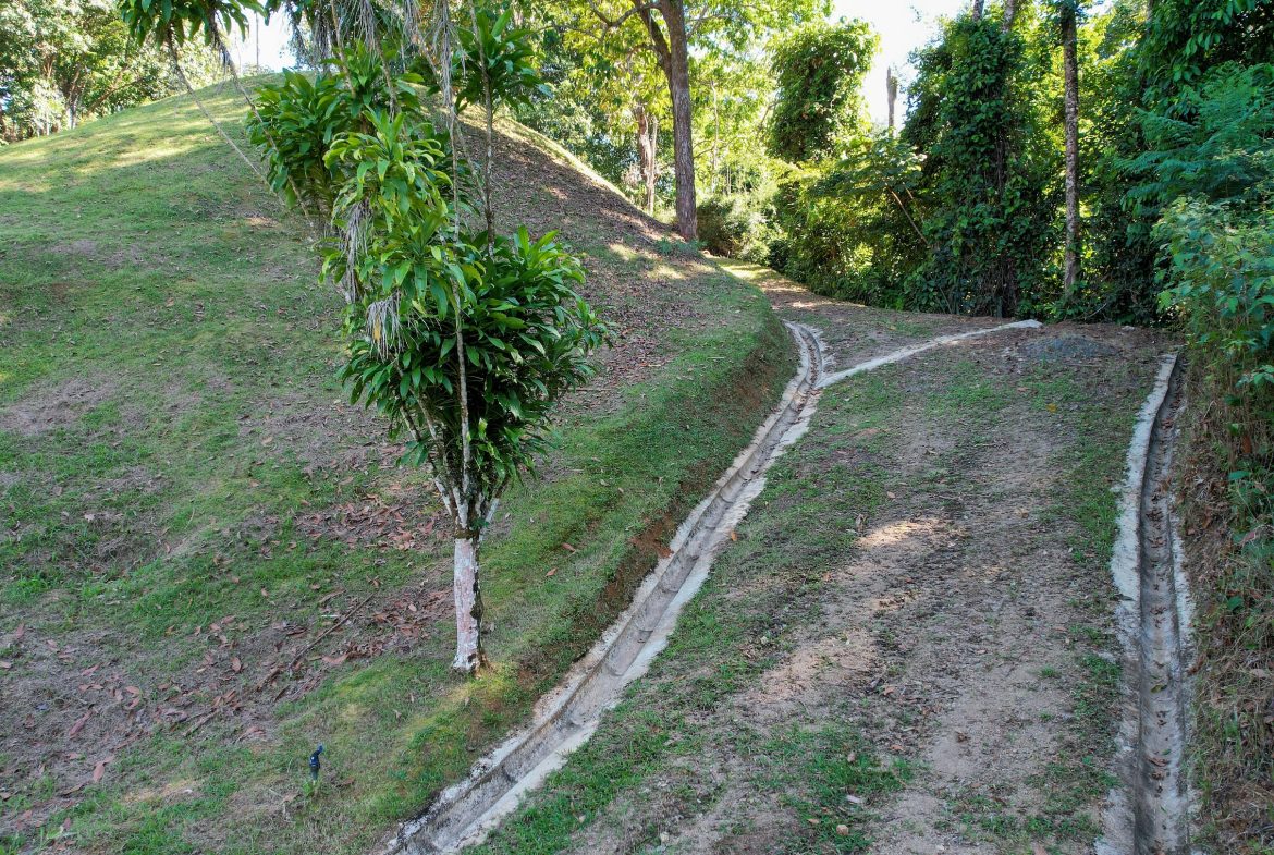 BUILDING PROPERTY WITH MOUNTAIN VIEWS, IN LAS BRISAS – 1.38 ACRES