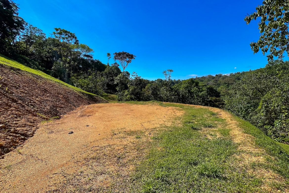 BUILDING PROPERTY WITH MOUNTAIN VIEWS, IN LAS BRISAS – 1.38 ACRES