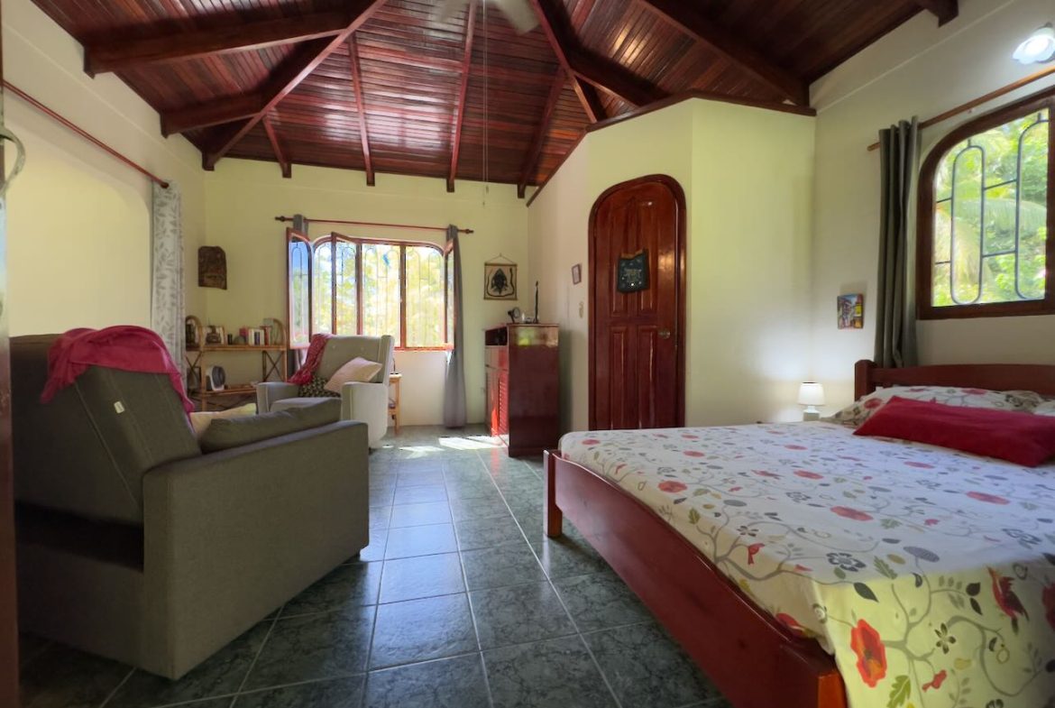 PROPERTY WITH TWO BEDROOM AND PEACEFUL GARDEN, IN OJOCHAL – 7.23 ACRES