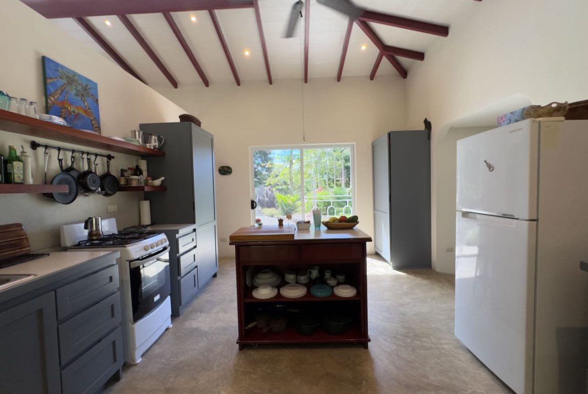PROPERTY WITH TWO BEDROOM AND PEACEFUL GARDEN, IN OJOCHAL – 7.23 ACRES